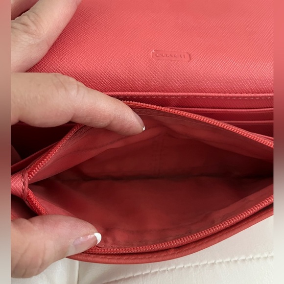 ⚡️Price Drop⚡️ Coach Envelope Wallet- Used - Picture 6 of 10